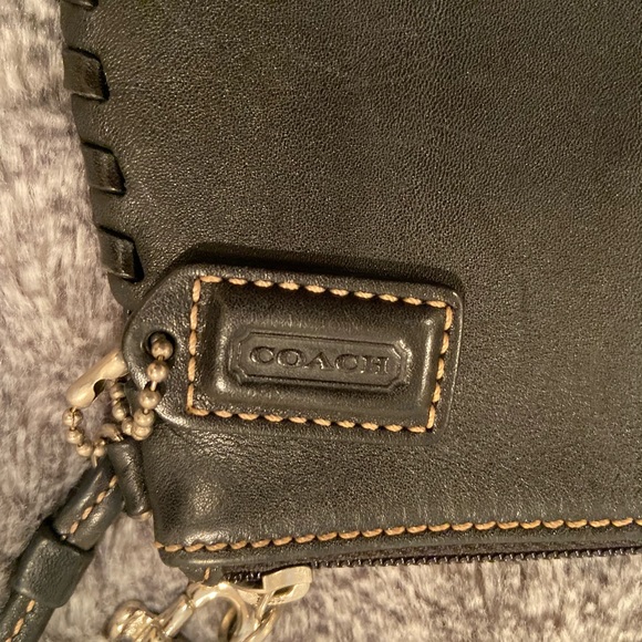 Small coach leather wristlet - Picture 3 of 4
